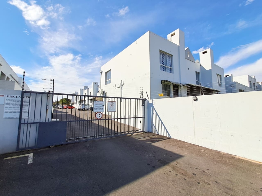 To Let 1 Bedroom Property for Rent in Protea Heights Western Cape